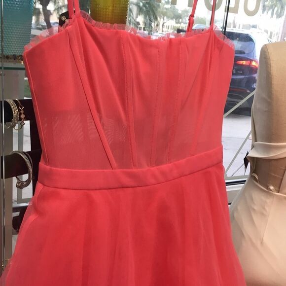 BCBG DRESS SZ.6 - Picture 10 of 14